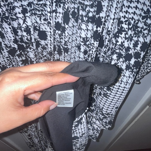 The Limited Black and White Floral Long Sleeve Dress size 0 - Picture 6 of 11